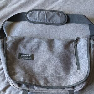 SwissGear Gray Fabric Messenger Bag with Black Trim